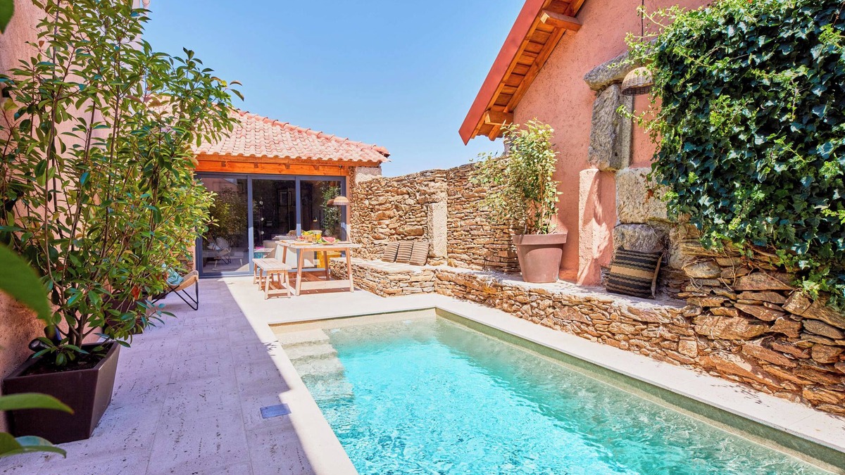 Armamar House | Melro Cottage House (pintahouse.com)