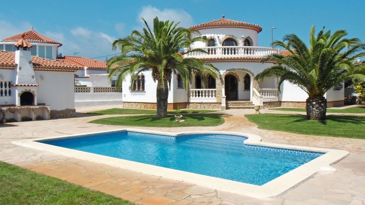 Miami Platja House | Memphis by Interhome