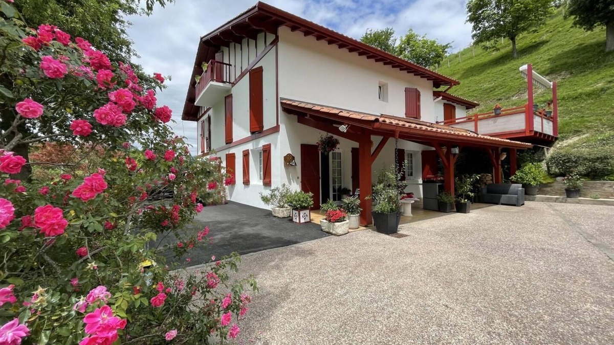 Uhart-Cize House | Mendi Beheria - Uhart-cize