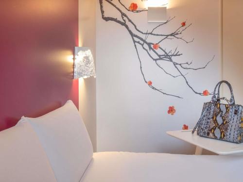 Miroir - Batignolles Hotel | Mercure Le Mans Batignolles - Hotel & Spa