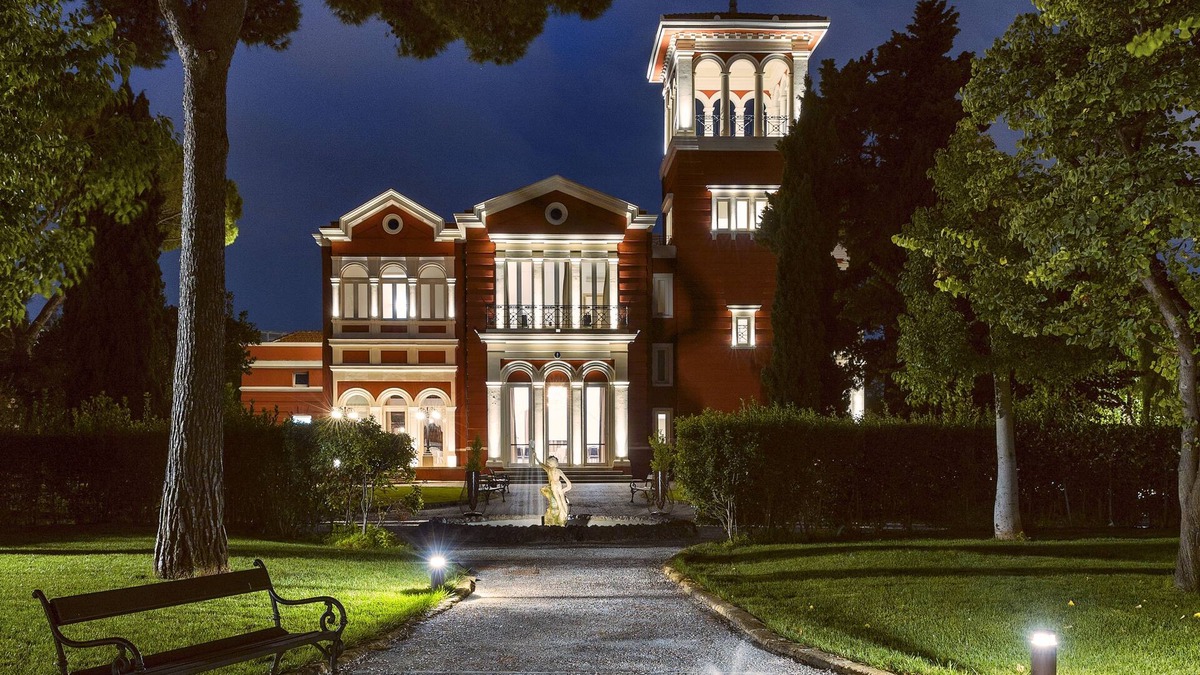 Municipio 2 Hotel | Mercure Villa Romanazzi Carducci Bari