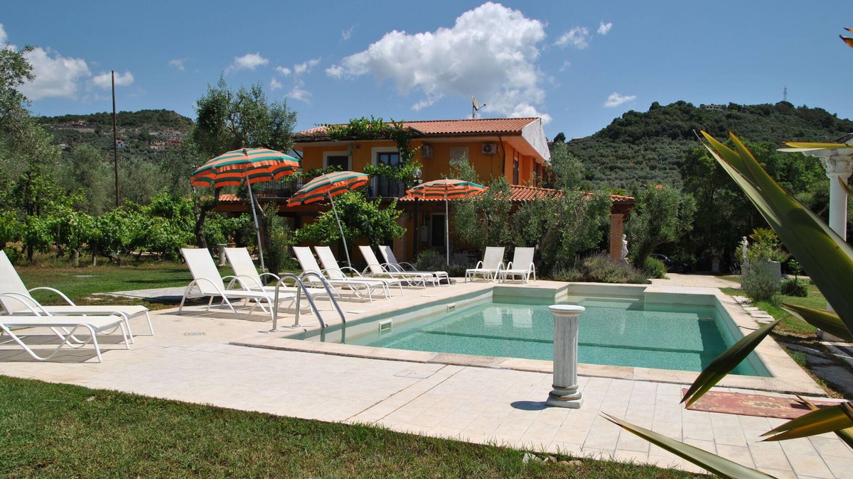 Sperlonga Villa | Meridiana holiday house with shared swimming pool