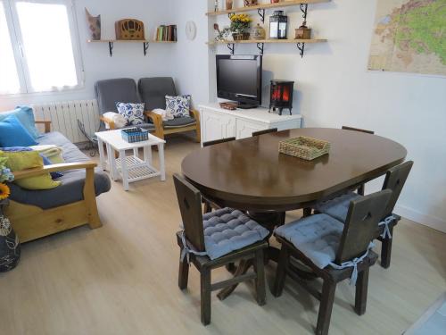 Medina De Pomar Apartment | MERINDADES AMAZUL CORZO - Apartamento Turístico - Medina de Pomar