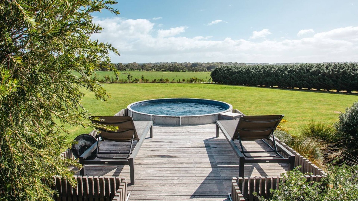 Balnarring Beach House | Merricks View - Rural outlook with Tennis Court & Plunge Pool