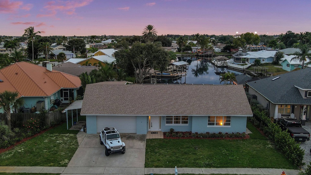 Merritt Island House | Merritt Island GetawaynSpacious 5-bedroom house in with AC, WiFi