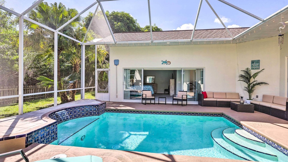 Merritt Island House | Merritt Island Home with Grill & Saltwater Pool