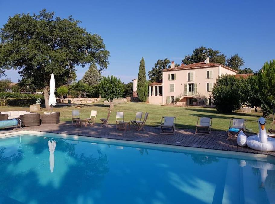 Gonfaron House | Merveilleuse Bastide Éco-responsable Château Réal d'Or