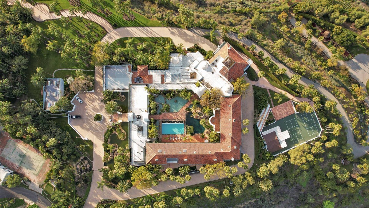 Cowan Heights Villa | Mesa Bella: 26K sqft. private celebrity hilltop resort