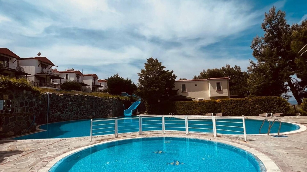 Ildır Koyu Apartment | Mesmerizing Flat with Shared Pool in Cesme