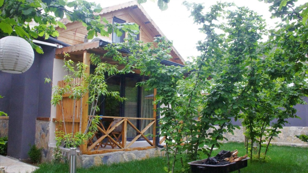 Sile Apartment | Mesmerizing Tiny House On Riverside in Agva