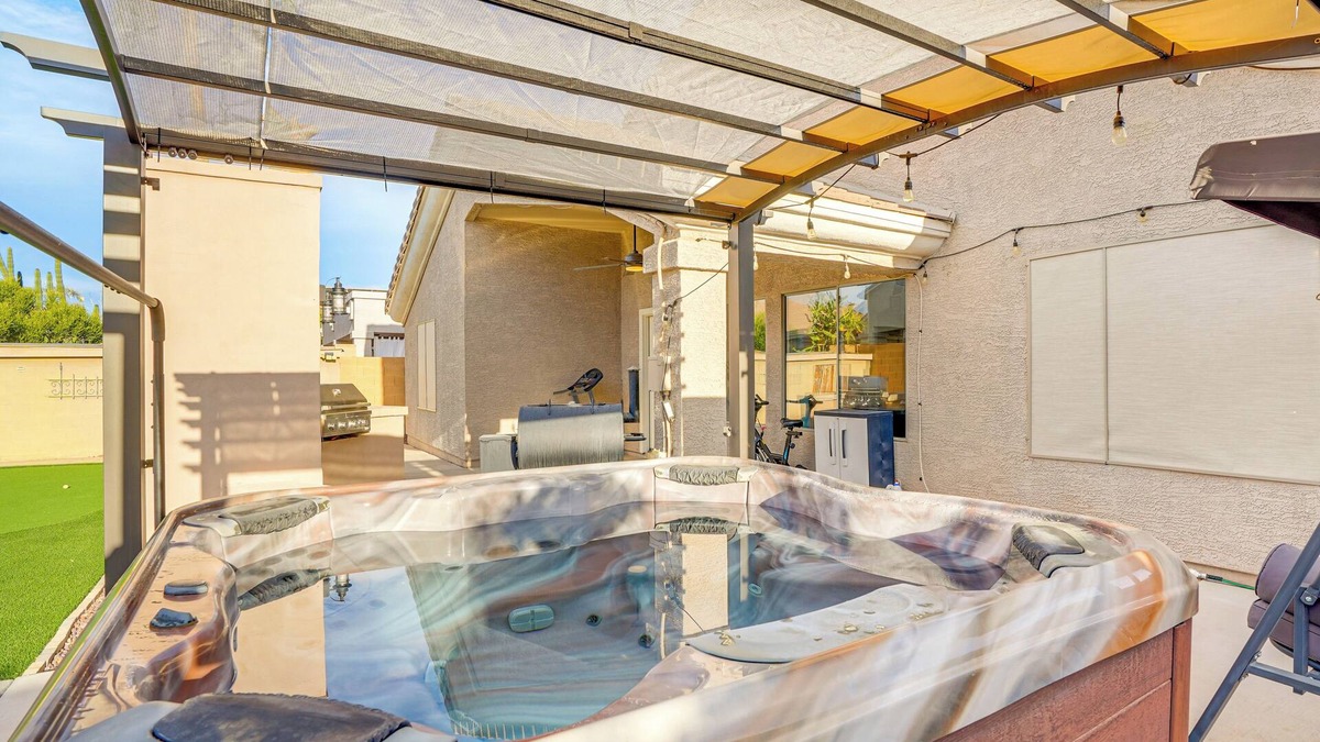 Dysart Cactus House | Mestiny Mirage Haven w/Outdoor Kitchen!