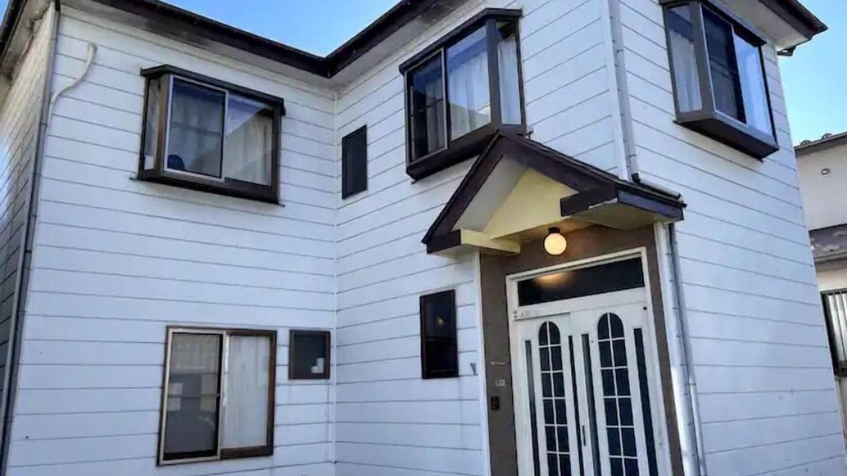 Fujiyoshida House | MeTeL ] You can see the magnificent Fuji from the window. Renovated first-class rental accommodations
