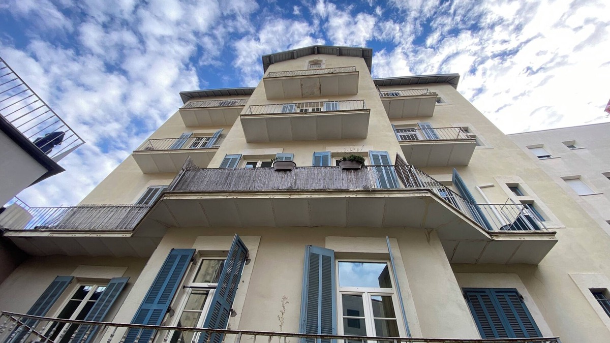 Route d'Arles Apartment | Mezzanine Lumineuse-nîmes à Pied