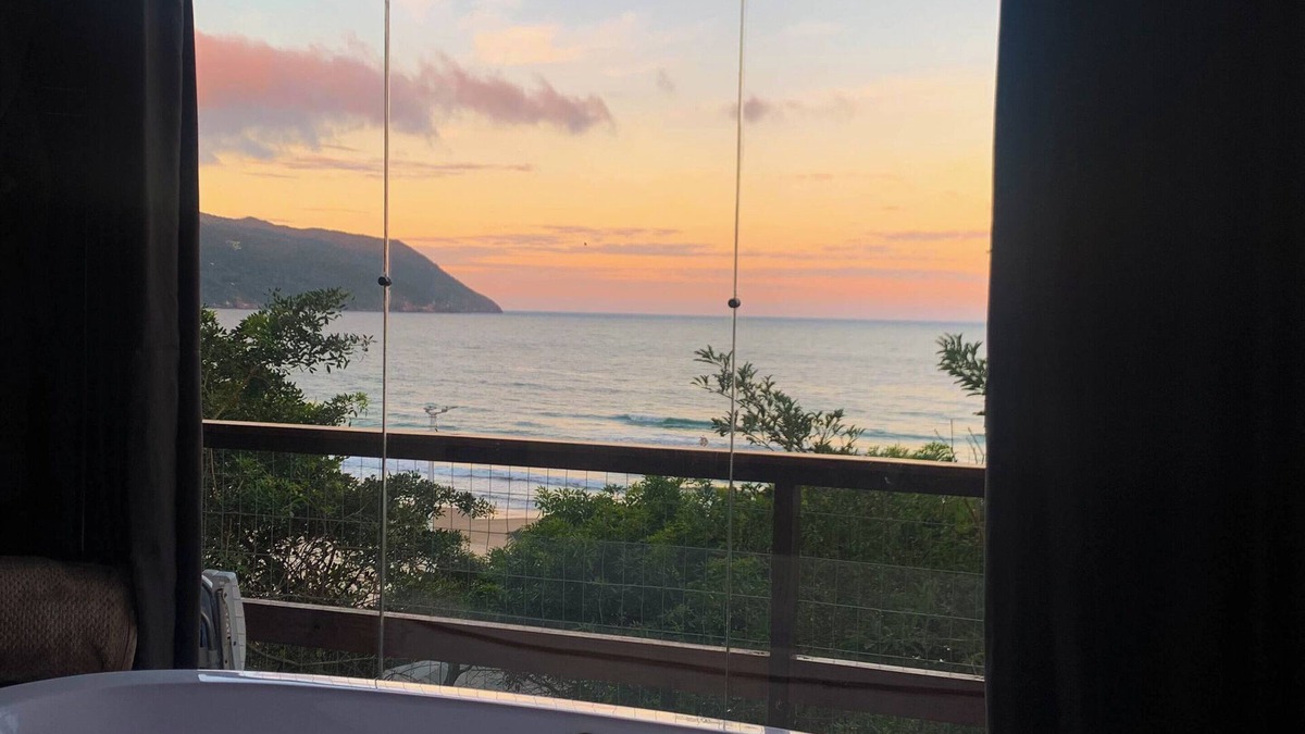 Rio das Pacas House | Miranted0ceano, casa em frente a Praia da Solidão Florianópolis