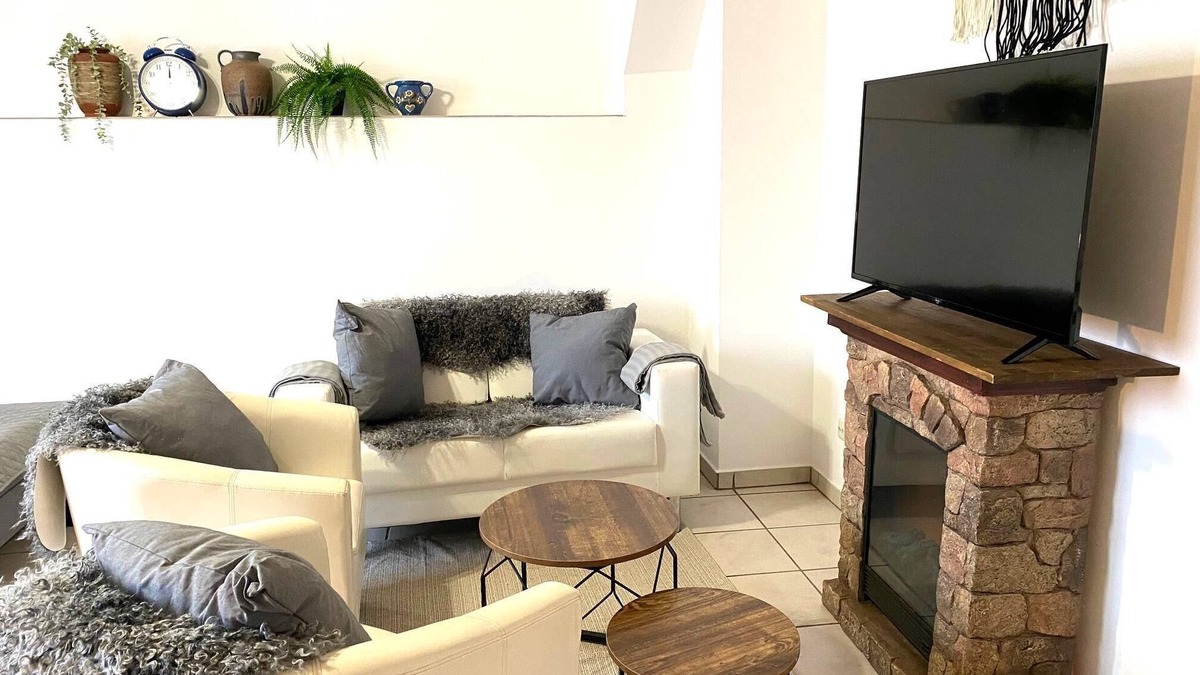 Nieder Mockstadt Apartment | Mi Casita: 1-room apartment with three single beds, 2min to the highway