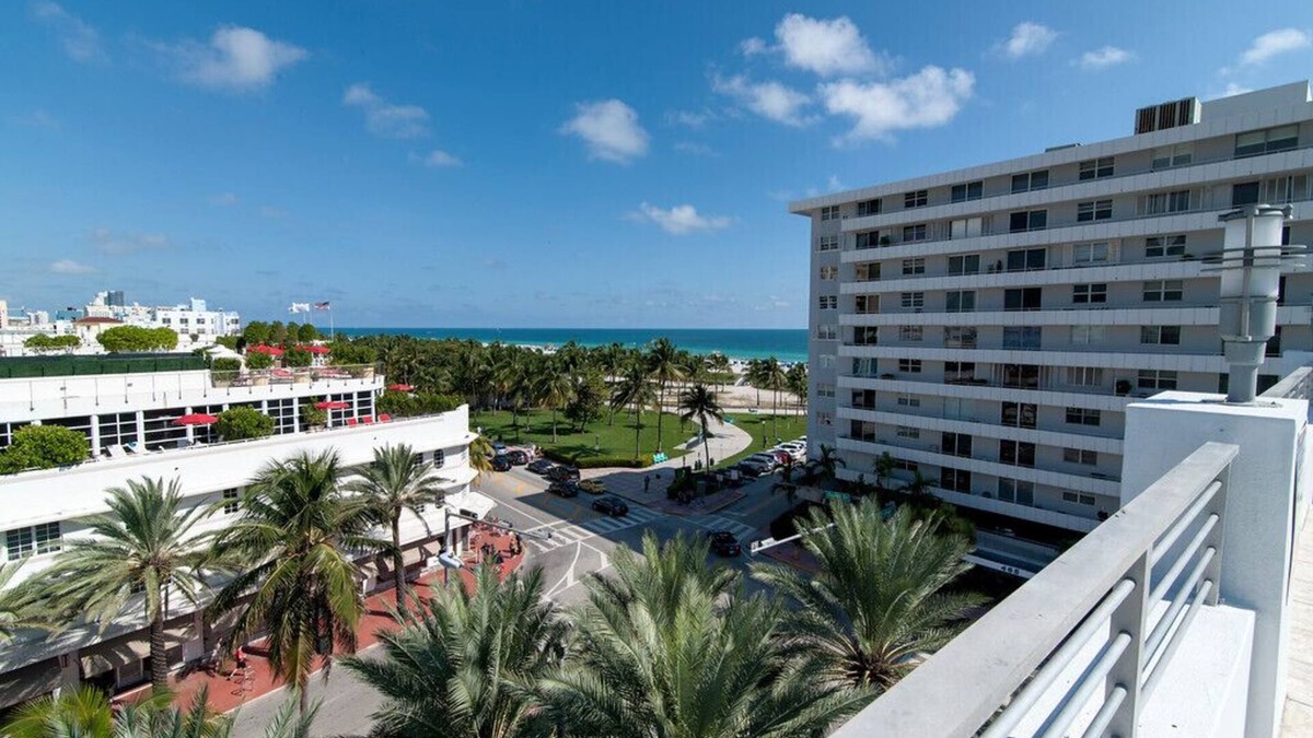 South Pointe Condo | Miami Beach 3BD Luxury Condo Suite (201)
