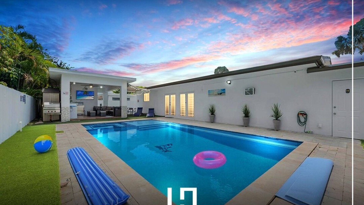 Westchester House | Miami Entertainer: Pool, Jacuzzi & Outdoor Living
