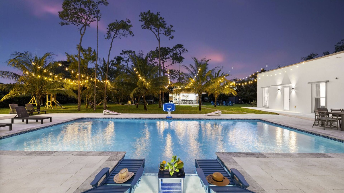 Princeton Villa | ✨Miami Getaway in the White House ✨