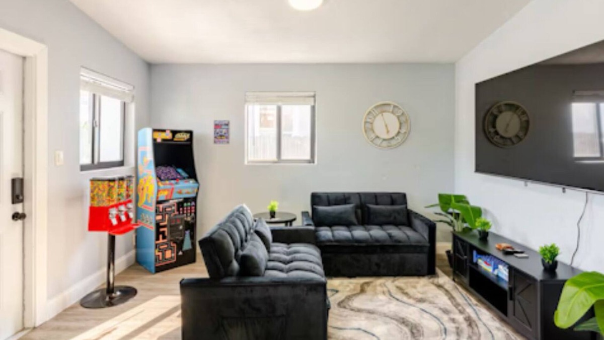 Gladeview House | Miami home very central, close to Wynwood/downtown/Little Havana/coconut grove