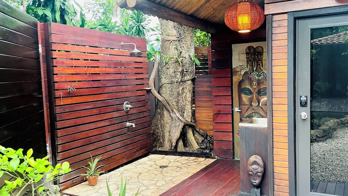 Southwest Coconut Grove House | Miami Tiny House Retreat Coconut Grove Solo Escape near UM & MIA Airport