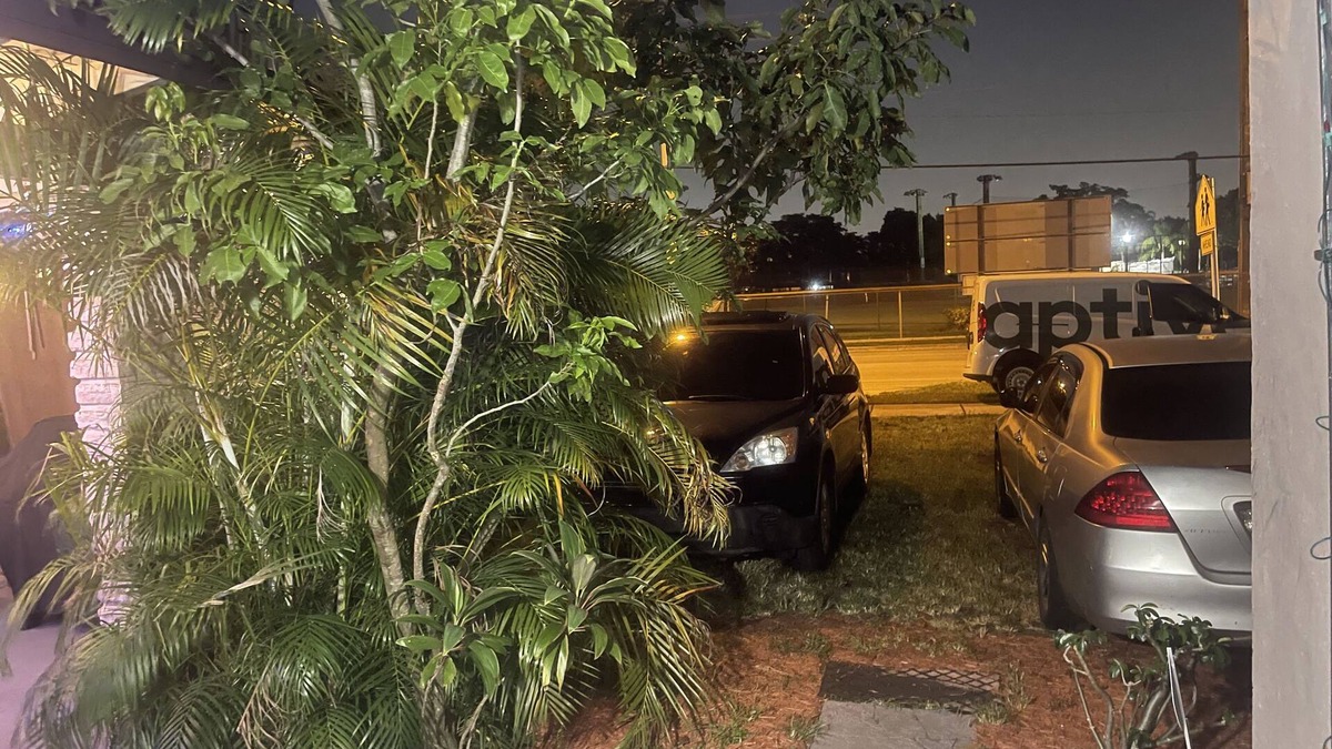 North Miami Hotel | Miami Vibes Hostel-Like Shared Room