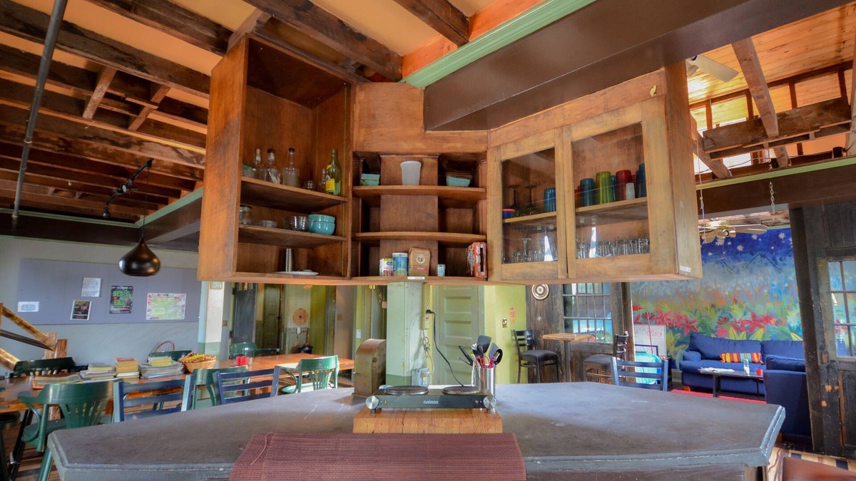 West End Hostel | Michie Hostel