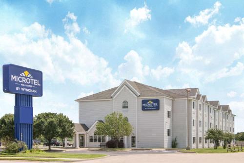Independence Hotel | Microtel Inn and Suites Independence