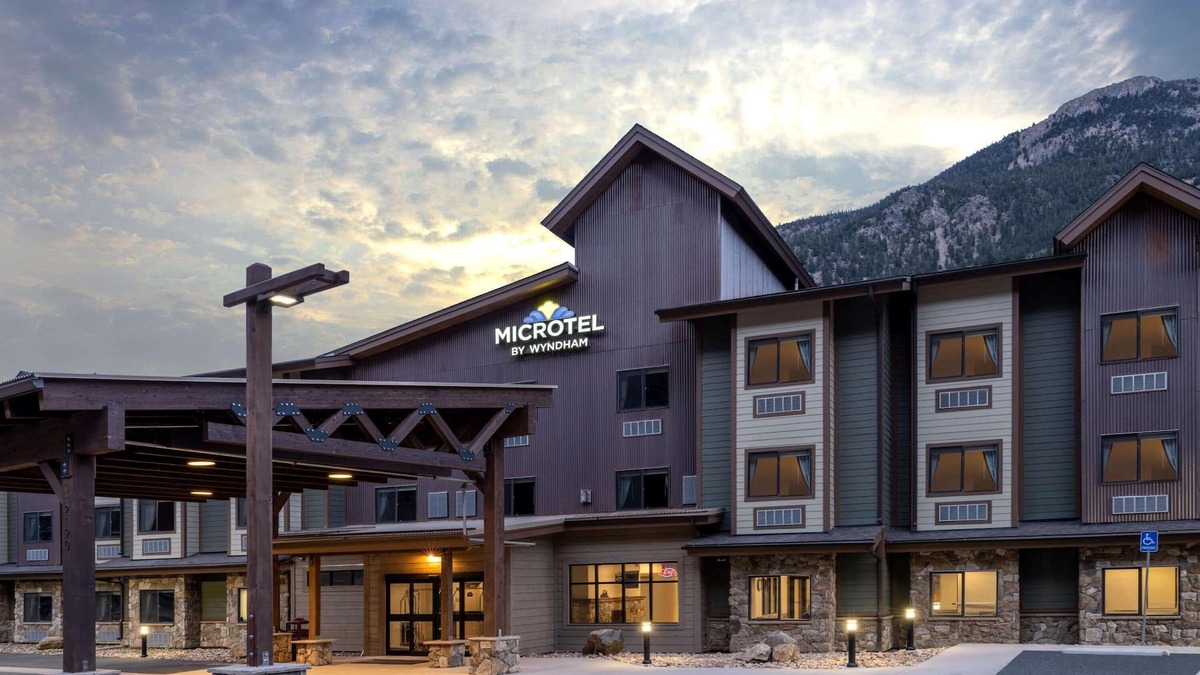 Georgetown Hotel | Microtel Inn & Suites by Wyndham Georgetown Lake