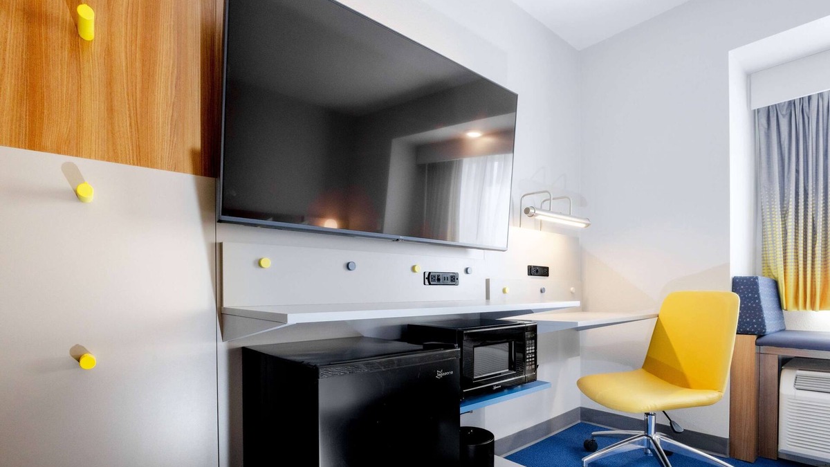 Springville Hotel | Microtel Inn & Suites by Wyndham Springville