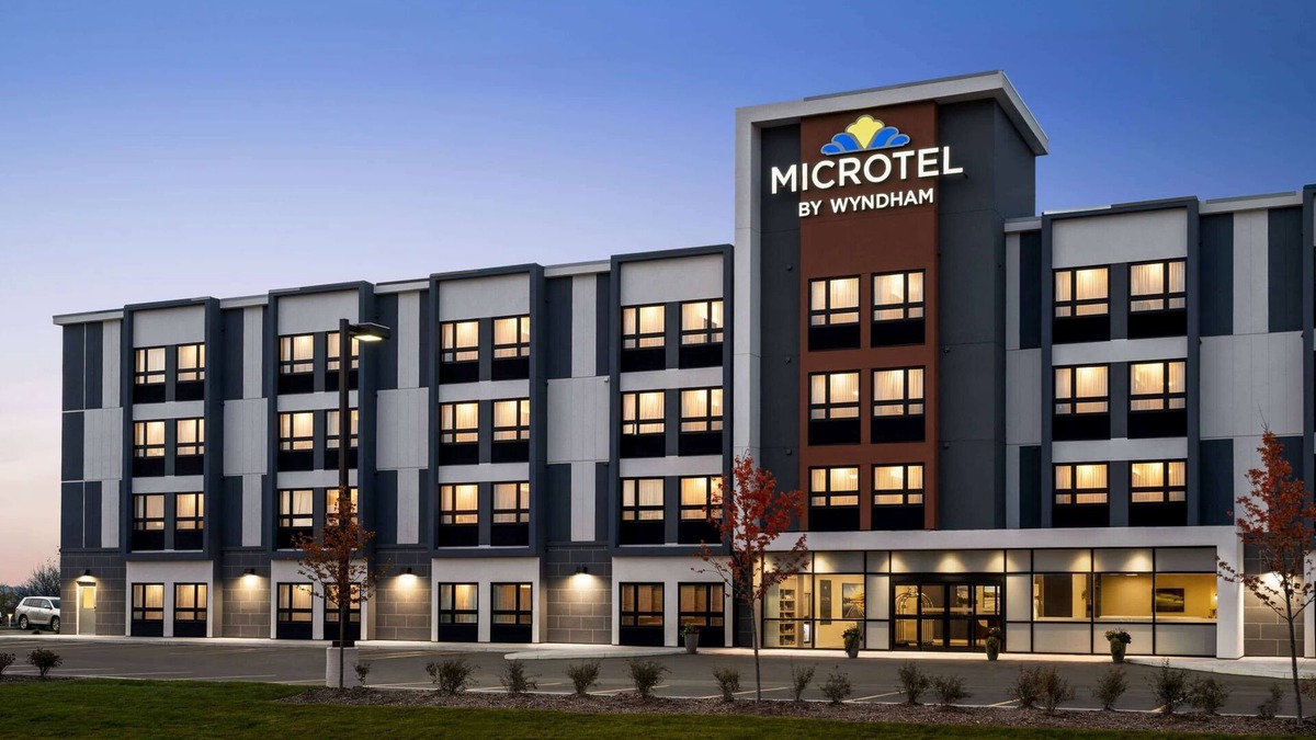 Aurora Hotel | Microtel Inn & Suites by Wyndham Aurora