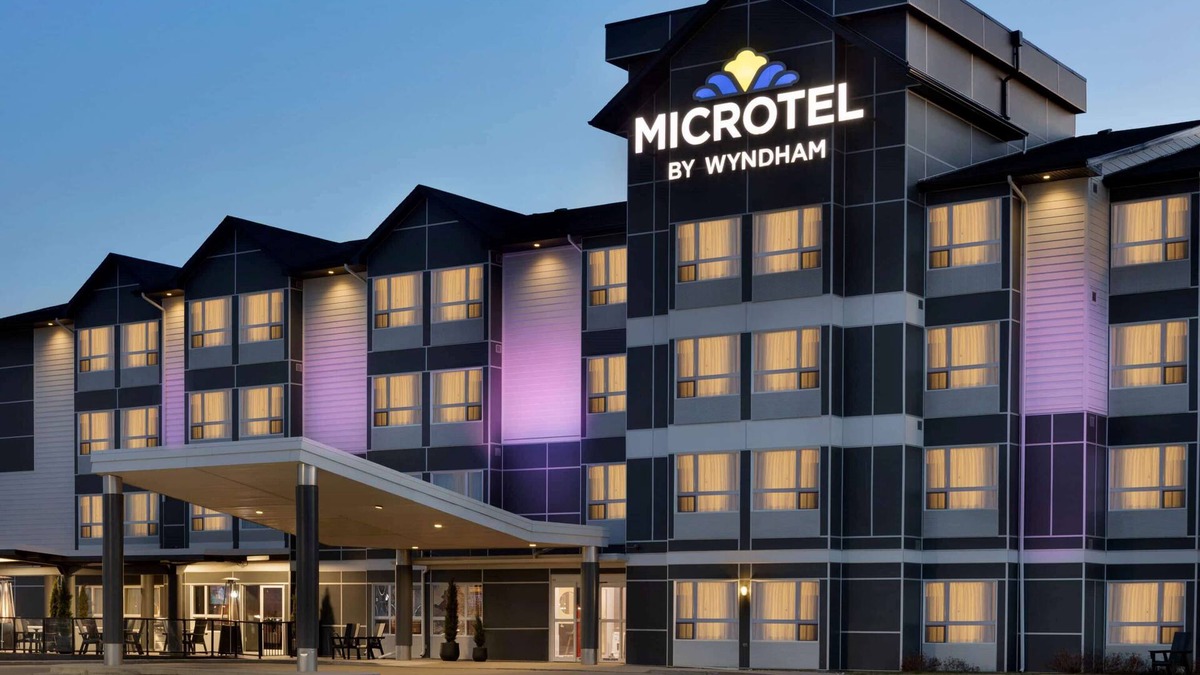 Estevan Hotel | Microtel Inn & Suites by Wyndham Estevan