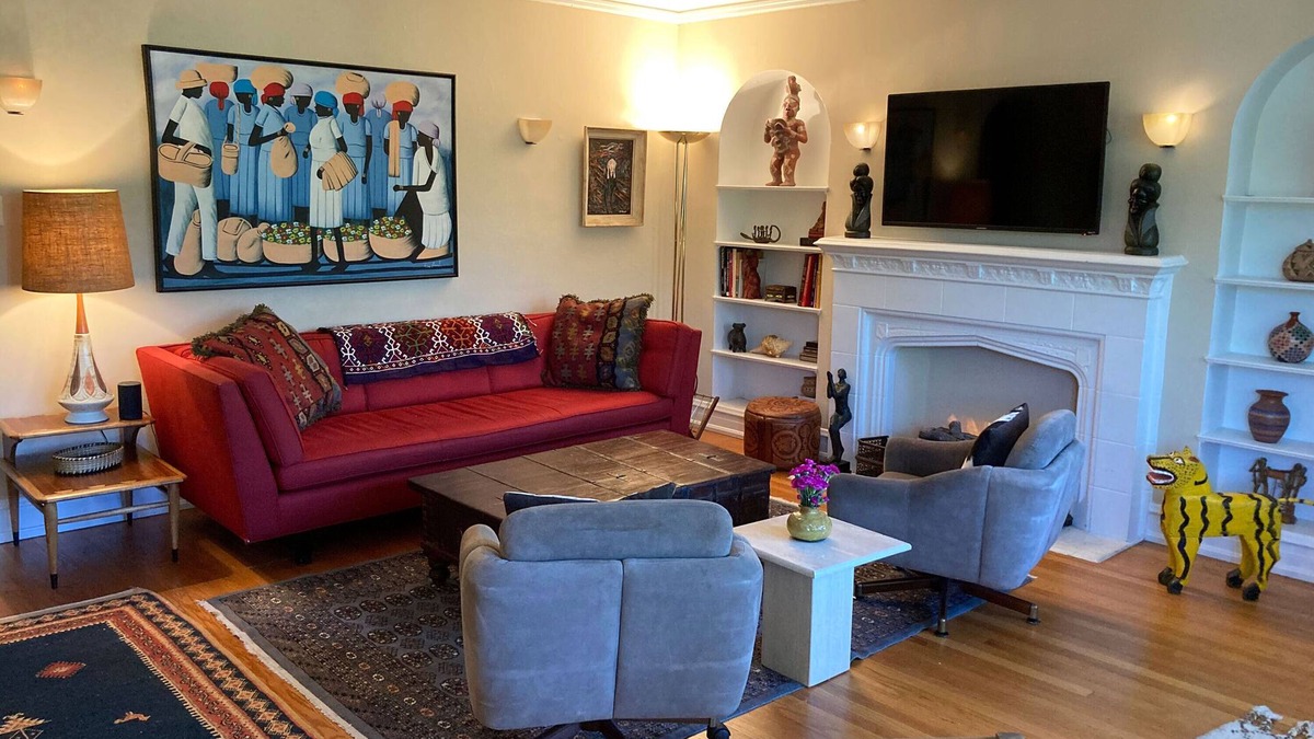 North Evanston Apartment | Mid Century Elegance in Evanston Vintage Apartment.