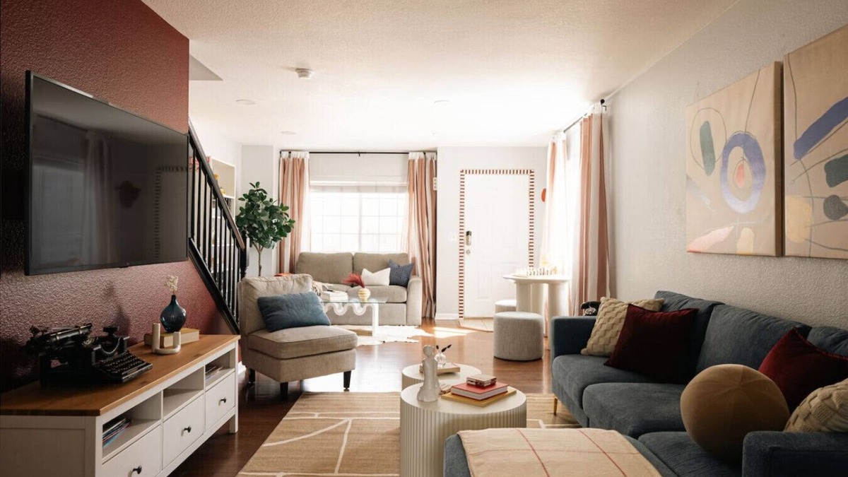 Barths House | Mid-Century Gem | 3BR | Hot Tub | Close to Denver