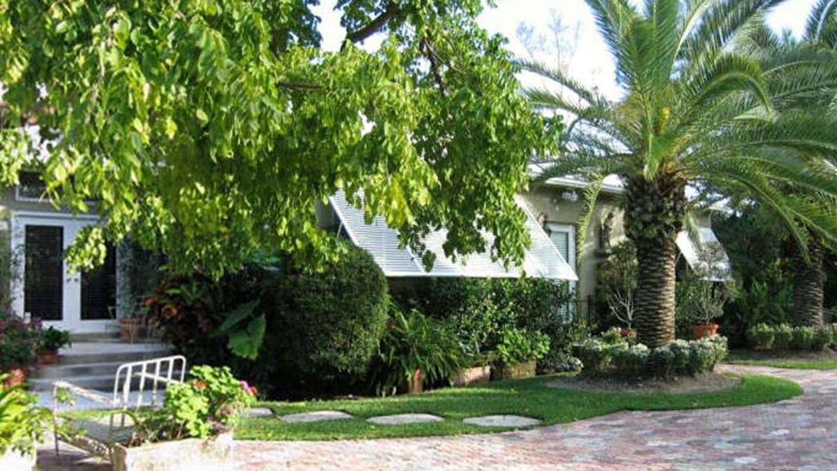 Hypoluxo Island House | Mid-Century Gem,walking distance to the beach!Hypoluxo Island, Palm