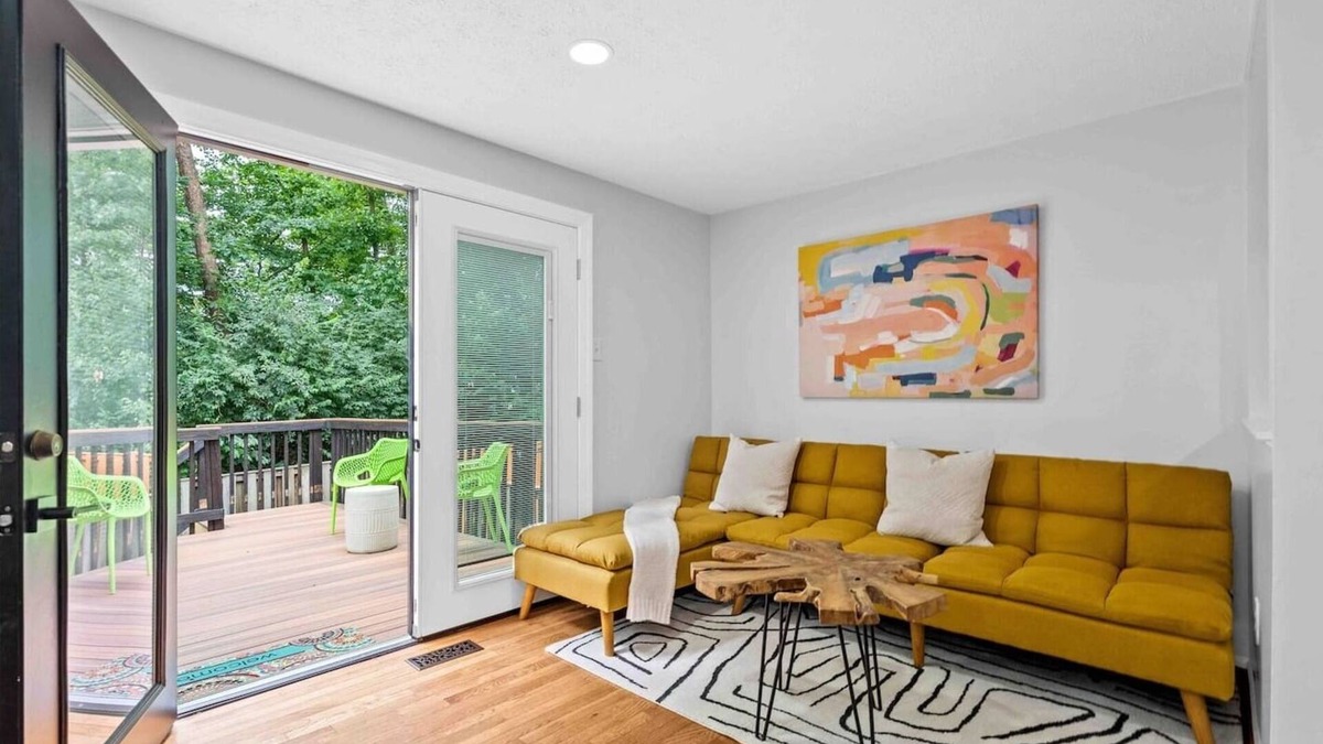 Centreville House | Mid-Century Home,4BDR, 3 LVL, Close To IAD Airport
