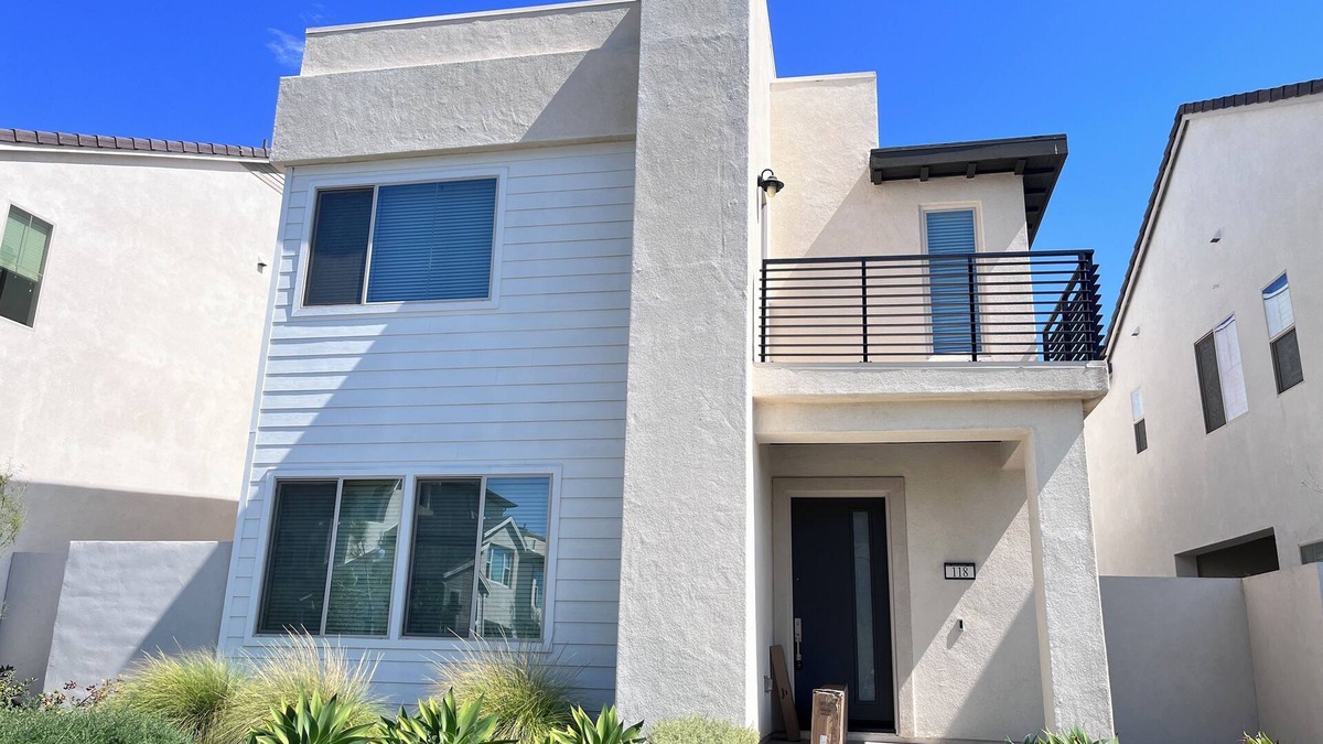 Irvine House | Mid-Century Modern 3BR in Great park Irvine