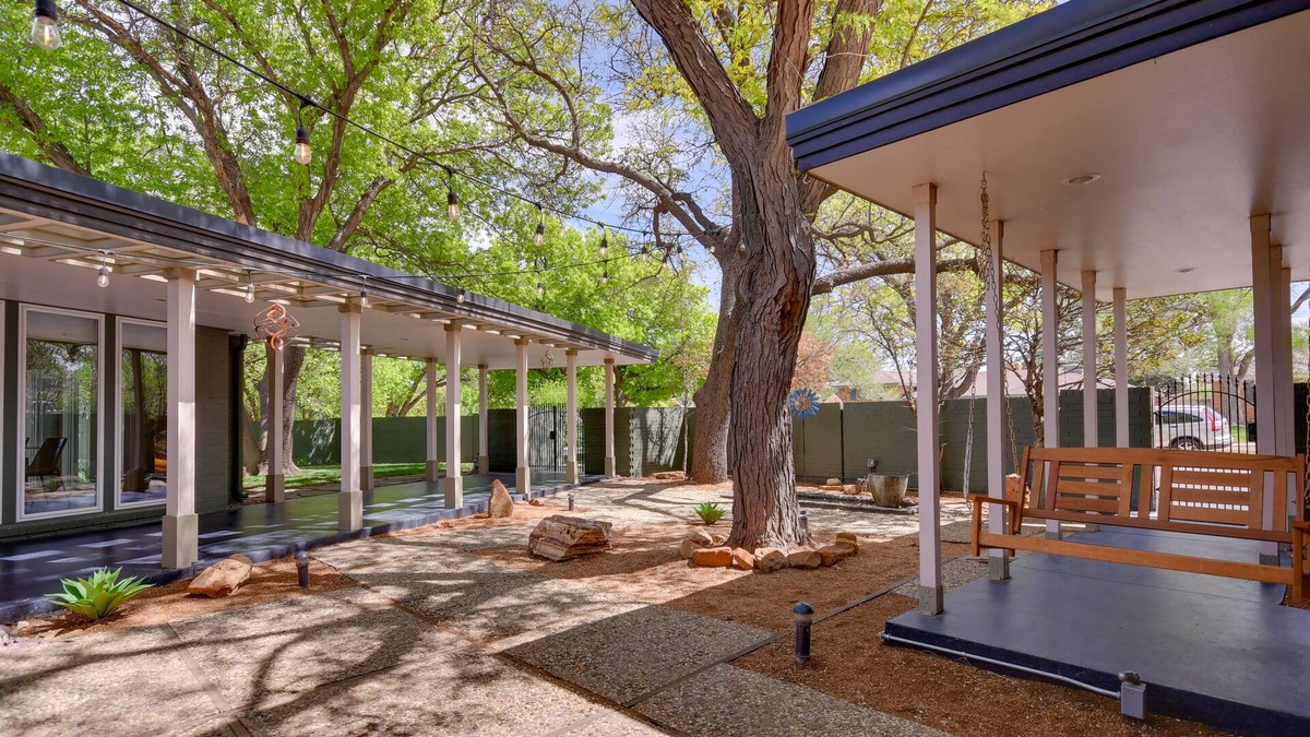 Amarillo House | Mid-Century Modern Home w/Fire Pit & Gas Grill!