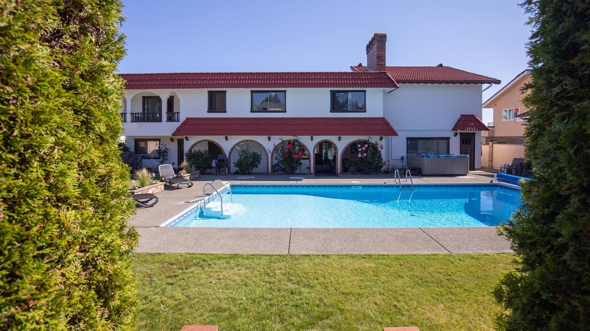 Departure Bay House | Mid Century Modern Home with Pool and Hot Tub