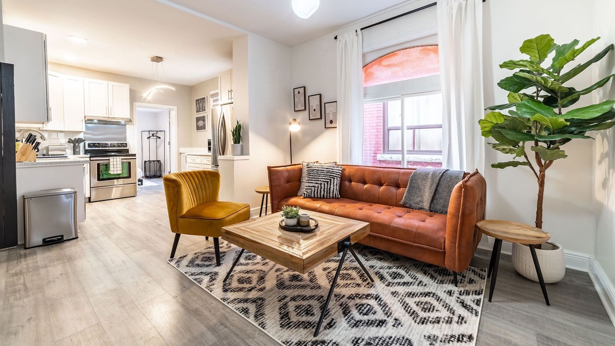 Landsdale House | Mid Century Modern Oasis ♥ 2BR in Downtown Hamilton!