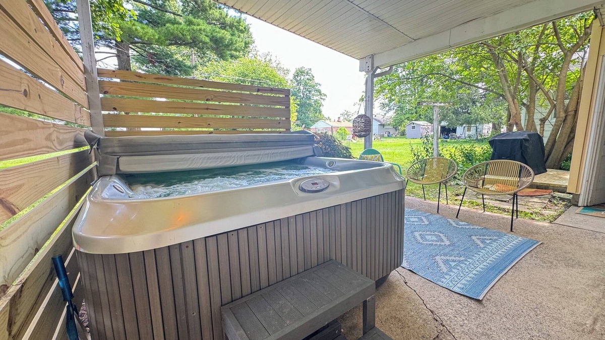 Vermilion House | Mid-Century Modern Themed Surf House