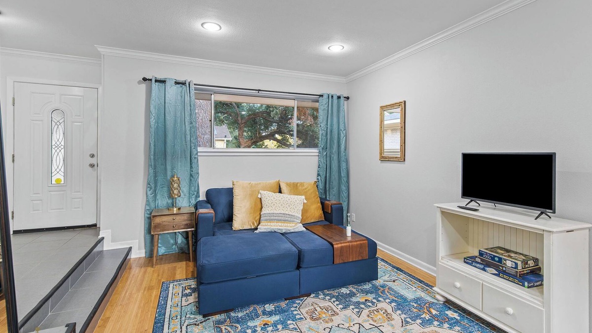 Broadmoor House | Mid-Century Modern Vibes