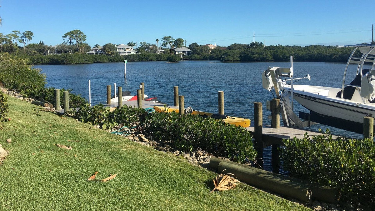 Sorrento Shores House | Mid-century Waterfront Home with heated pool