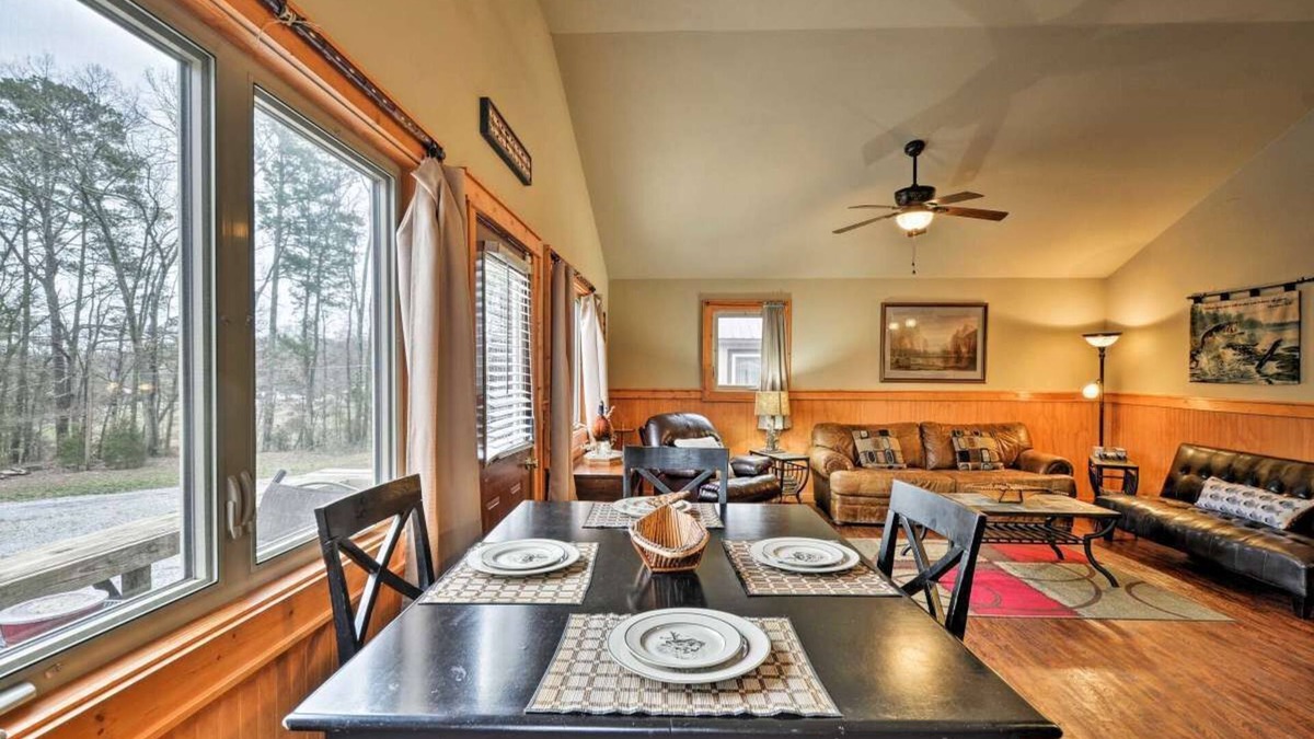 Groveoak Cabin | MID LAKE HIDEAWAY, FISHING FAMILY OUTDOOR FUN