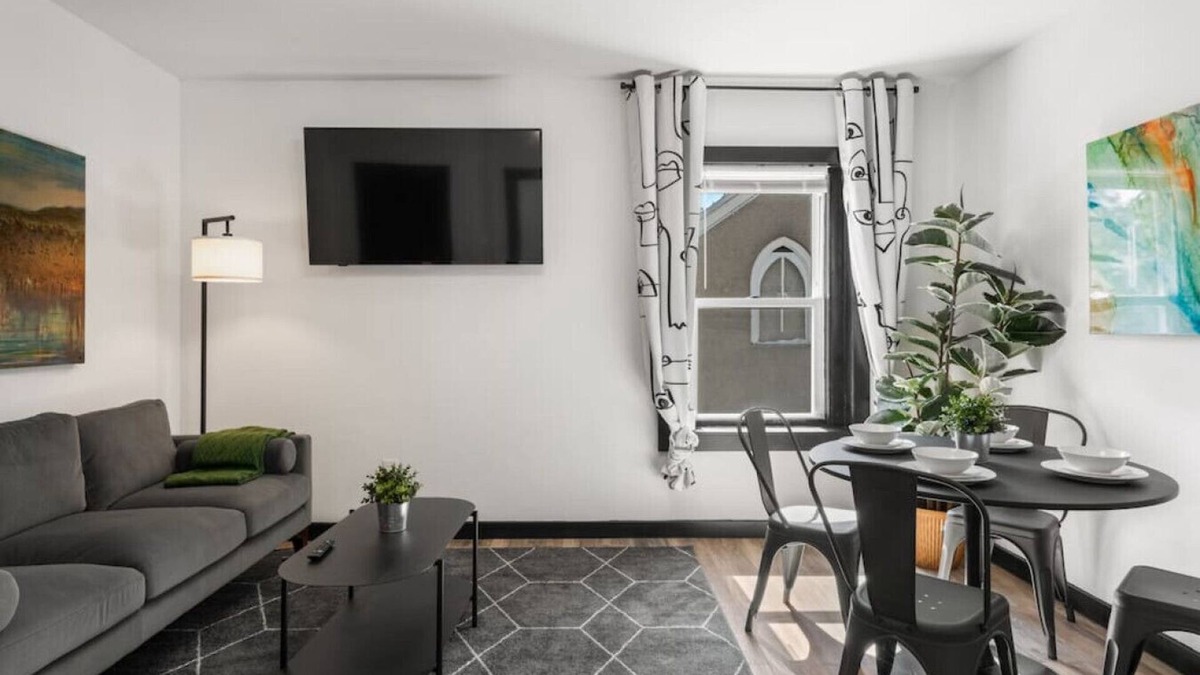 Penn-Knox Apartment | Mid/Long-Term: Spacious 1BR Home for 4 Guests