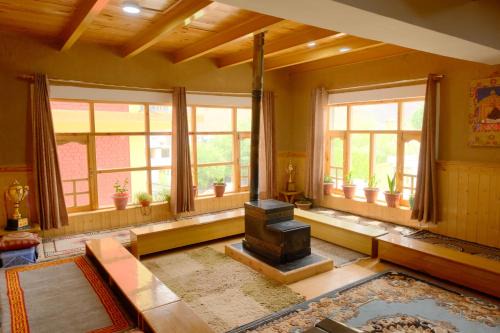 Kaza House | Mid Town Homestay