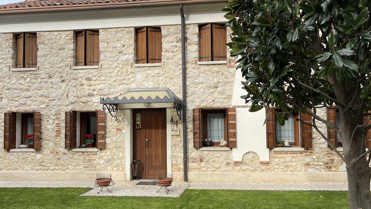 Solagna House | Midas & Lino's house holiday home