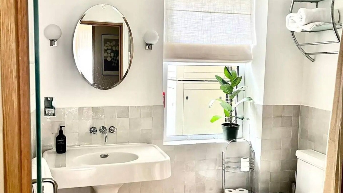 Farringdon Apartment | Midcentury apartment in the heart of London