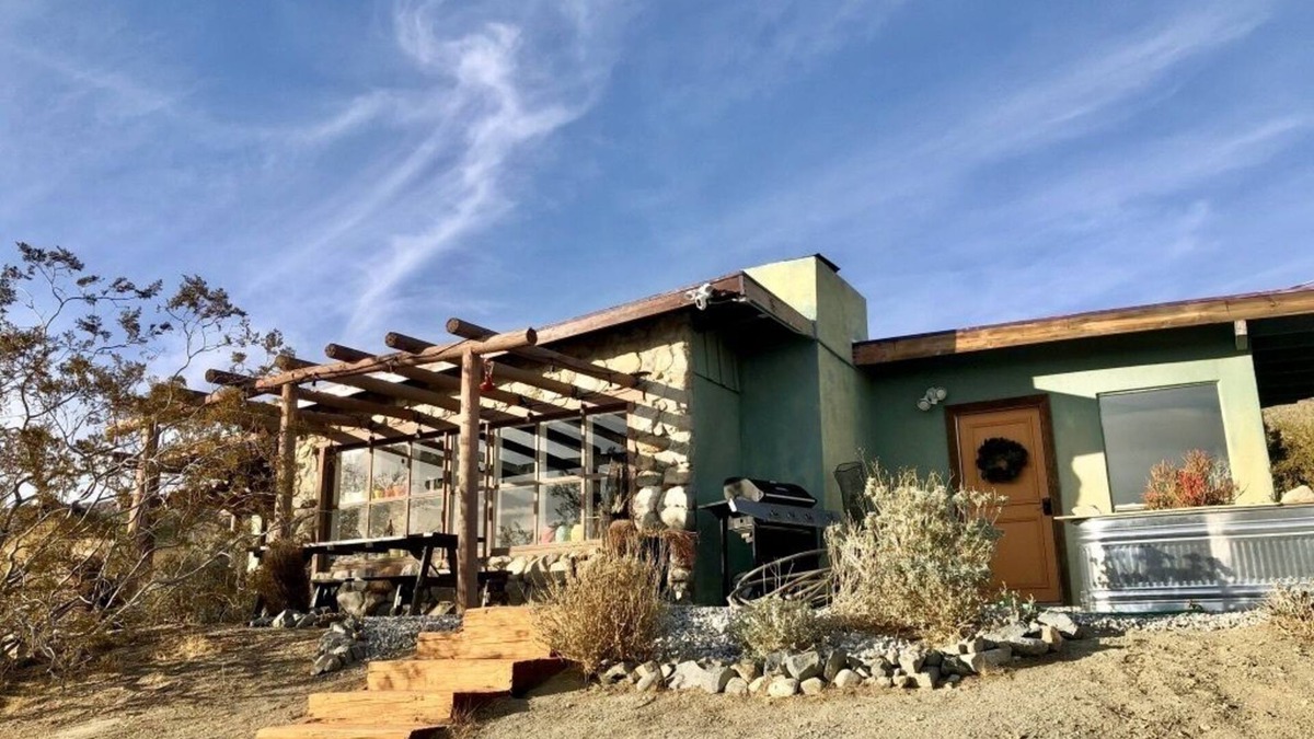 Desert Hot Springs Cottage | Midcentury homestead with stunning views between Palms Springs and Joshua Tree