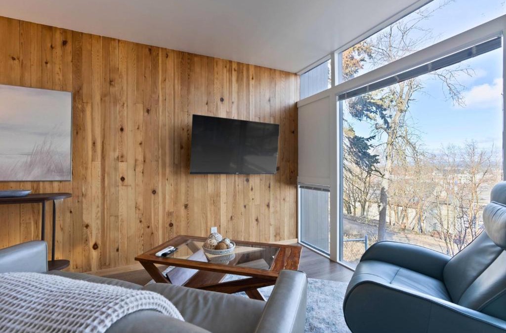 Cliff - Cannon Apartment | Midcentury Stay w Free Parking