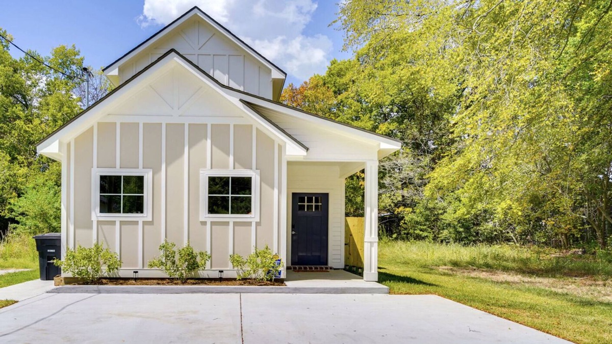 Mid City South House | MidCity Mural House - LSU - 3Bed Modern Amenities